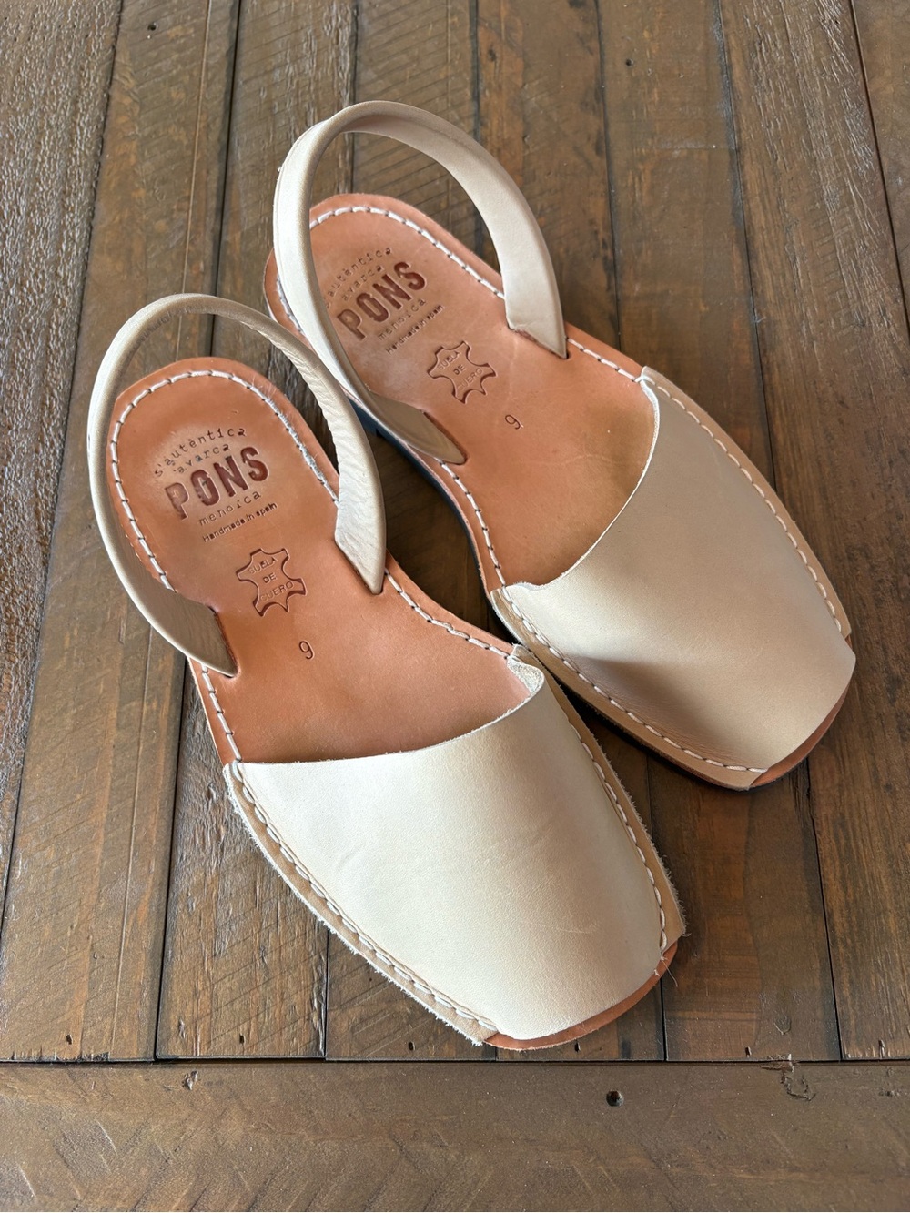 PONS Women's Cream Leather Avarca Sandals